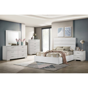 English Elm Dulcey Full Platform Bedroom Set Faux Leather Tufted Headboard High Gloss White B062S01510
