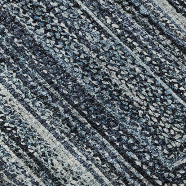 HomeRoots 8' Blue and Gray Geometric Washable Round Rug with UV Protection for Modern High-Traffic Spaces 699235