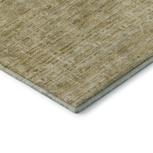 HomeRoots 8' Wheat and Beige Striped Washable Round Rug - Durable, UV-Protected, Perfect for Family Spaces! 699990