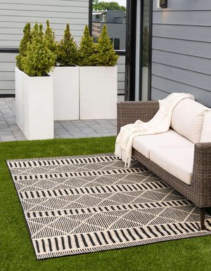 Unique Loom Outdoor Trellis Dalyan Machine Made Striped Rug Black, Natural 5' 3" x 8' 0"