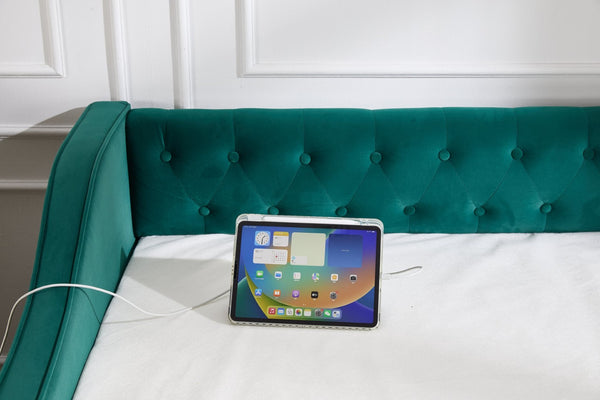 English Elm Twin Velvet Daybed with Pull Out Trundle Tufted Back Usb Port and Side Pockets Emerald W1361S00038