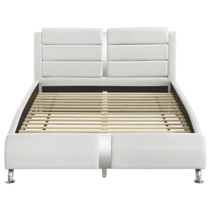 English Elm Caledonia White Sleigh Bed Upholstered in Premium Leatherette with Curved Headboard & Chrome Legs B062S00669