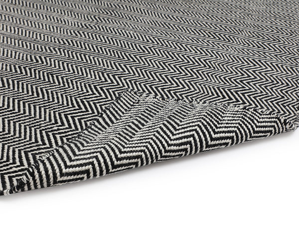 Sunpan Cusco Hand-Woven Rug - Stylish Zigzag Design, Sustainable PET Yarn, Perfect for Indoor & Outdoor Spaces Black / White