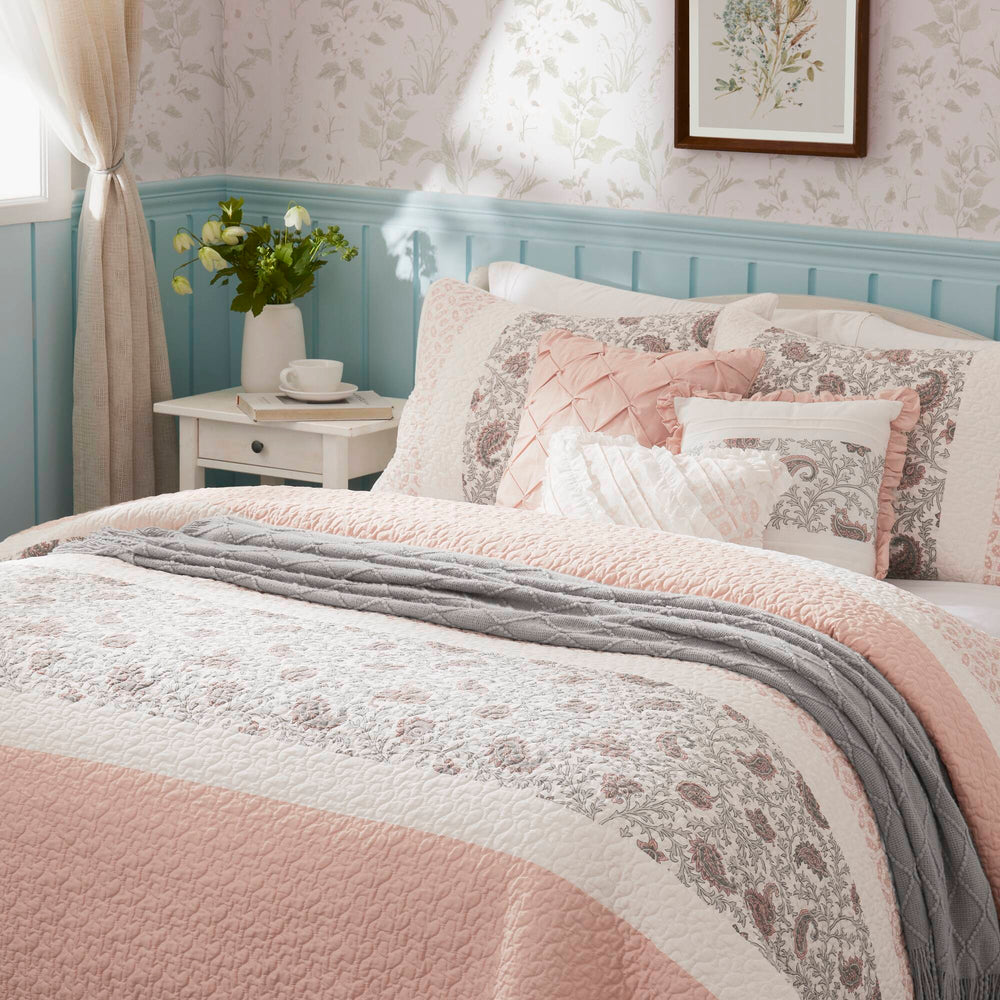 English Elm 6 Madison Park Dawn Cotton Percale Reversible Quilt Set with Paisley Pintuck Lace Trim King/Cal King Blush 17.72 L x 22.83 W x 8.66 H B035129024