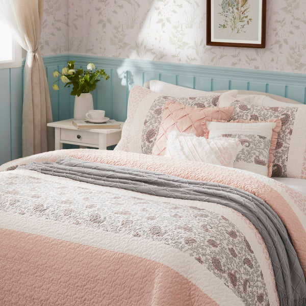 English Elm 6 Madison Park Dawn Cotton Percale Reversible Quilt Set with Paisley Pintuck Lace Trim King/Cal King Blush 17.72 L x 22.83 W x 8.66 H B035129024