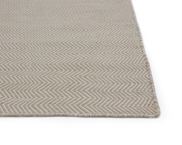 Sunpan Cusco Hand-Woven Rug - Stylish Zigzag Design, Sustainable PET Yarn, Perfect for Indoor & Outdoor Spaces Oyster / Grey
