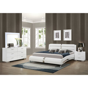 English Elm Fillmore Queen Bedroom Set with Led Mirror Arched Headboard and Chrome Accents B062S01569