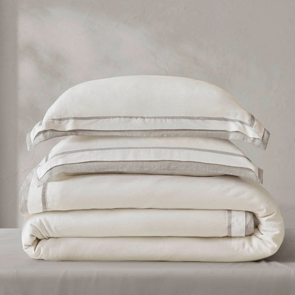 English Elm 3-Piece Queen Coverlet Set Matelassé Elegance with Two Shams — Soft Polyester-Rayon Texture, Durable Comfort Grey+White 5.27 L x 14.37 W x 12.6 H B035P381310