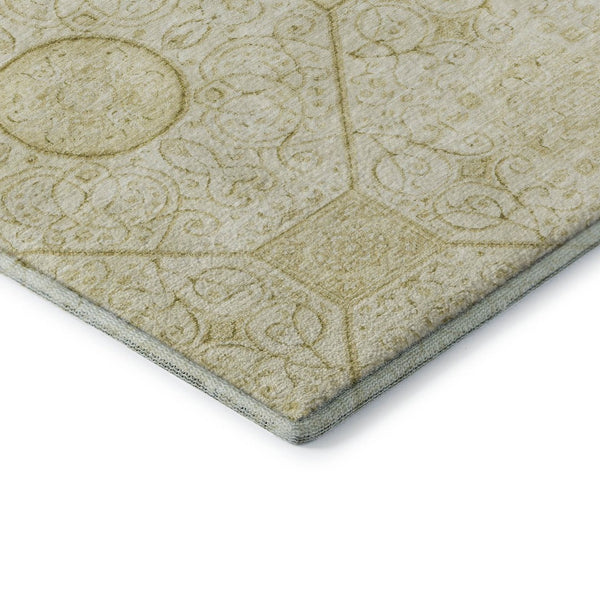 HomeRoots 8' Wheat And Gold Geometric Round Rug – Washable, UV Protected, Durable & Ideal for Any Space! 700044