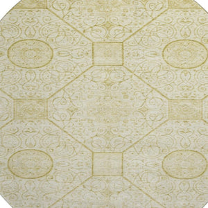 HomeRoots 8' Wheat And Gold Geometric Round Rug – Washable, UV Protected, Durable & Ideal for Any Space! 700044