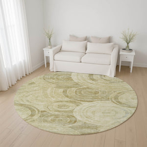HomeRoots 8' Wheat and Beige Geometric Round Rug - Washable, UV Protected, Stylish & Durable for Busy Homes 700104