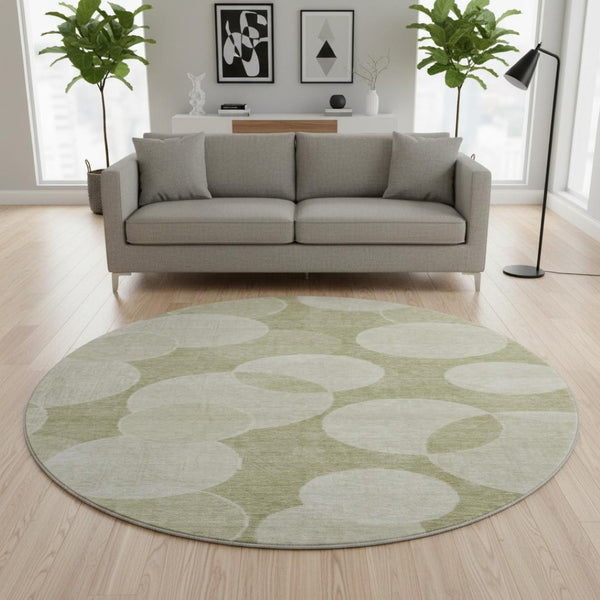 HomeRoots 8' Tan and Beige Geometric Washable Round Rug – Durable, UV-Protected, Perfect for High-Traffic Areas! 700172