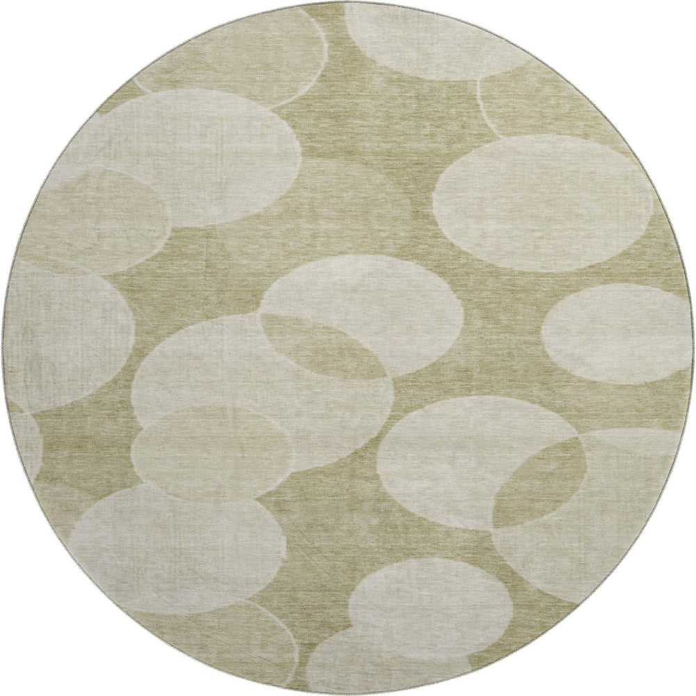 HomeRoots 8' Tan and Beige Geometric Washable Round Rug – Durable, UV-Protected, Perfect for High-Traffic Areas! 700172
