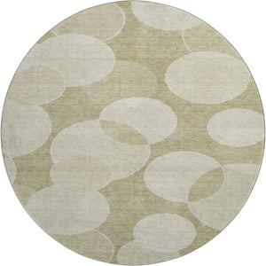 HomeRoots 8' Tan and Beige Geometric Washable Round Rug – Durable, UV-Protected, Perfect for High-Traffic Areas! 700172