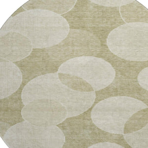 HomeRoots 8' Tan and Beige Geometric Washable Round Rug – Durable, UV-Protected, Perfect for High-Traffic Areas! 700172