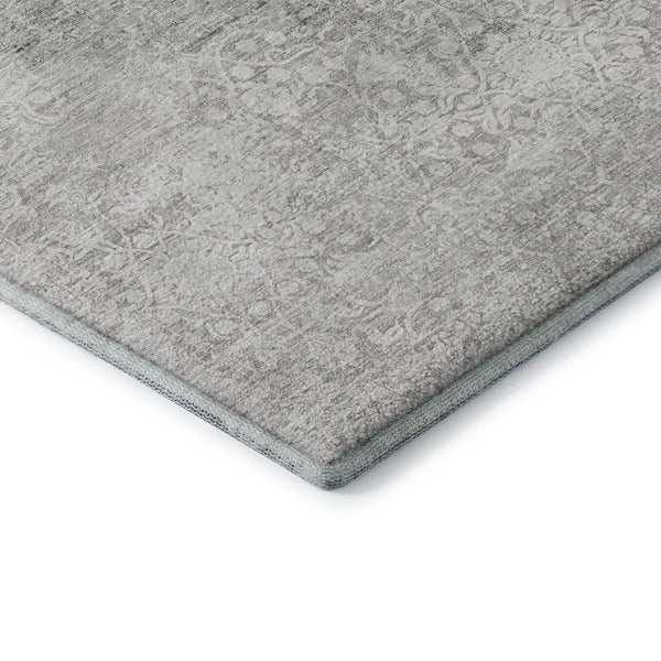 HomeRoots 8' Gray and Ivory Oriental Round Rug - Washable, UV Protected, Stain Resistant for Family Spaces 700598