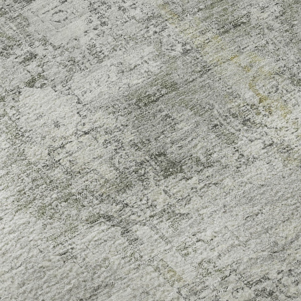 HomeRoots 8' Gray and Silver Oriental Round Rug – Washable, UV Protected, Durable Design for Busy Homes 700652