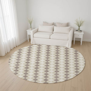 HomeRoots 8' Modern Beige Taupe and Ivory Geometric Round Rug – Washable, UV Protected, Perfect for Homes! 701680