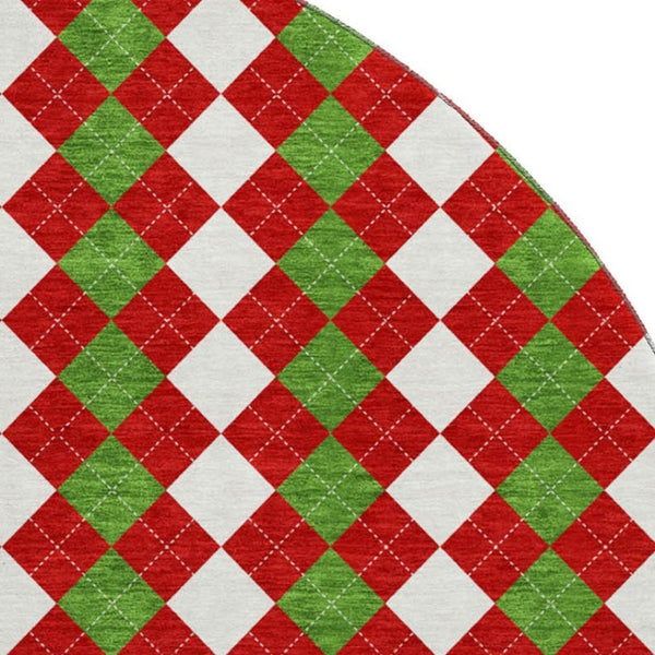 HomeRoots 8' Vibrant Red Green and White Geometric Round Rug - Washable, UV Protected, Perfect for High Traffic Areas 701698