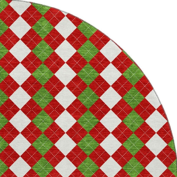HomeRoots 8' Vibrant Red Green and White Geometric Round Rug - Washable, UV Protected, Perfect for High Traffic Areas 701698