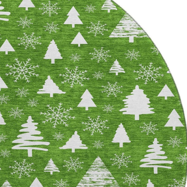 HomeRoots 8' Emerald and Ivory Round Rug - Abstract Geometric Design, Washable, UV Protected for High Traffic Areas 701825