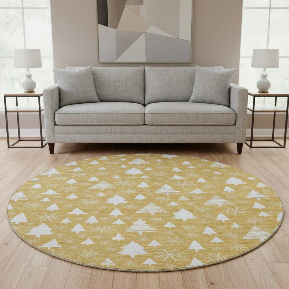 HomeRoots 8' Gold and Ivory Abstract Geometric Round Rug – Washable, UV Protected, Non-Slip for Busy Homes 701831