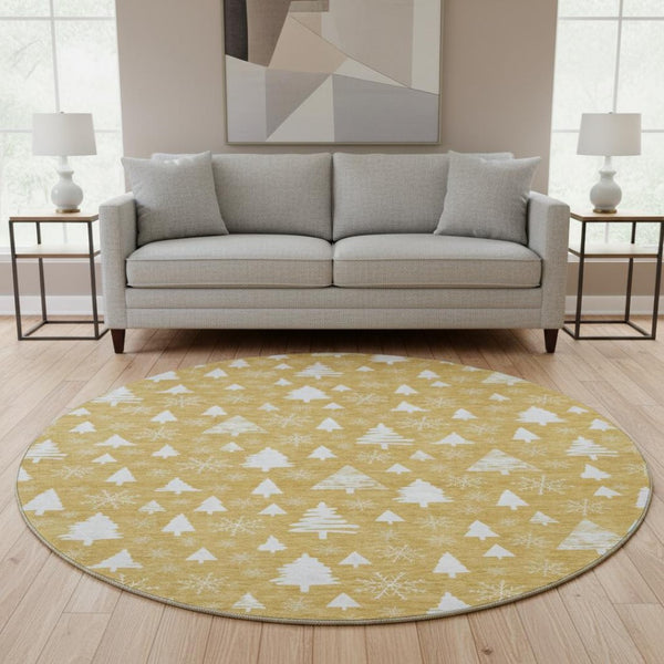 HomeRoots 8' Gold and Ivory Abstract Geometric Round Rug – Washable, UV Protected, Non-Slip for Busy Homes 701831