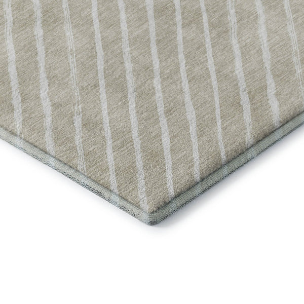 HomeRoots 8' Beige and Ivory Abstract Geometric Round Rug - Washable, UV Resistant, Ideal for High-Traffic Areas 701915