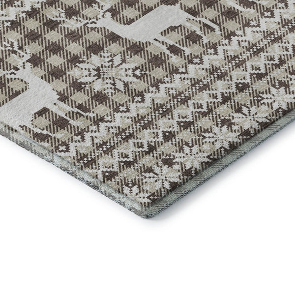HomeRoots 5' Brown & Ivory Abstract Geometric Area Rug - Washable, UV-Protected, Non-Slip, Stain-Resistant Design 701950