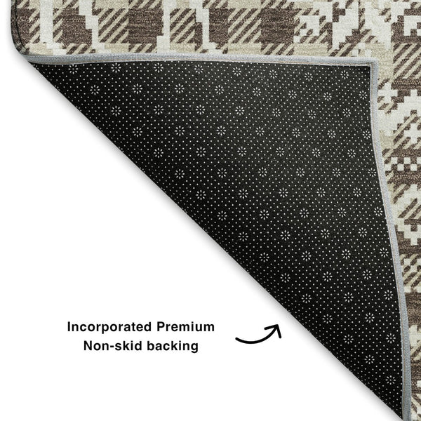 HomeRoots 8' Stylish Brown and Ivory Abstract Geometric Round Rug with UV Protection – Washable & Durable 701951