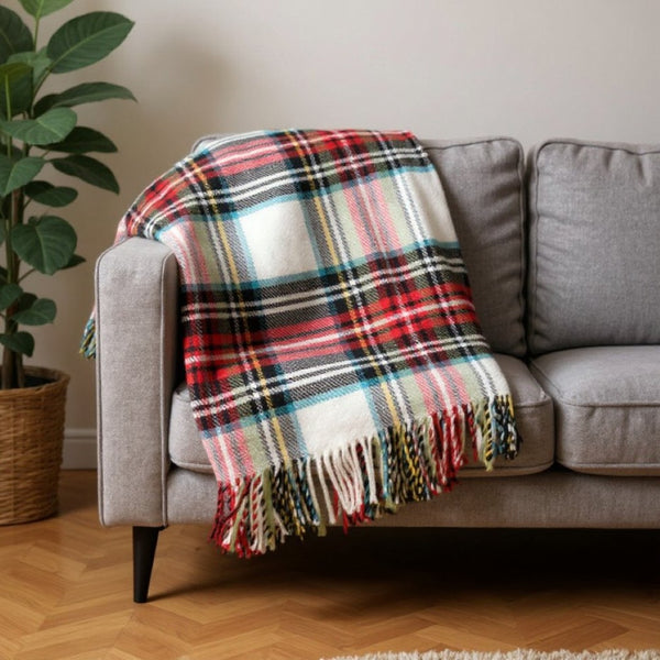 HomeRoots 55" Cozy Cotton Blend Plaid Throw Blanket in Black, Red & White with Decorative Fringe for All Seasons 702223