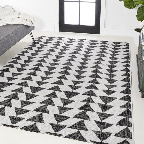HomeRoots 8' X 10' Stylish Ivory and Black Geometric Rug - Durable Indoor Outdoor Decor for Any Space! 702567