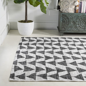 HomeRoots 8' X 10' Stylish Ivory and Black Geometric Rug - Durable Indoor Outdoor Decor for Any Space! 702567