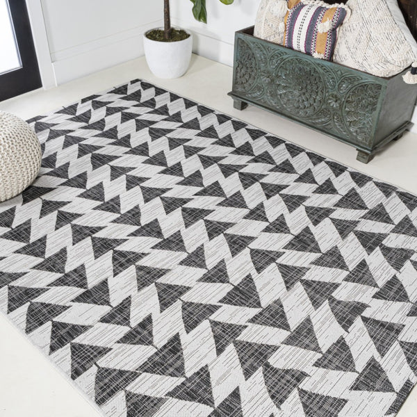 HomeRoots 8' X 10' Stylish Ivory and Black Geometric Rug - Durable Indoor Outdoor Decor for Any Space! 702567