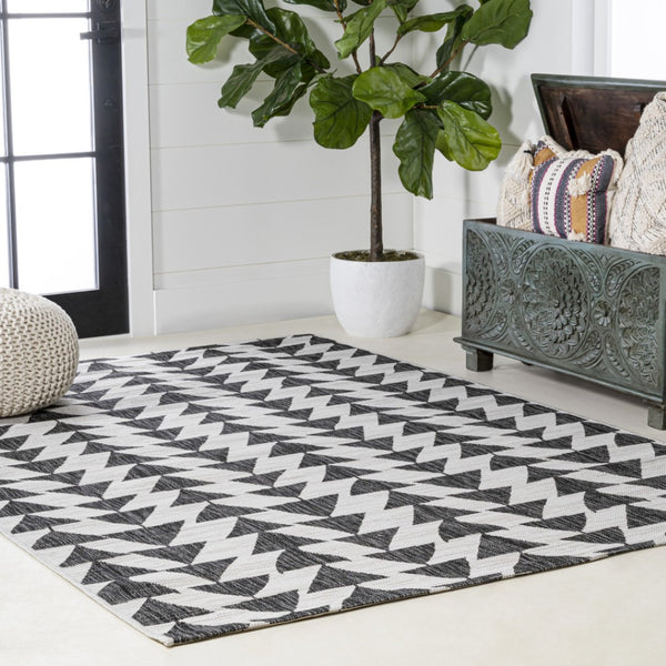 HomeRoots 8' X 10' Stylish Ivory and Black Geometric Rug - Durable Indoor Outdoor Decor for Any Space! 702567