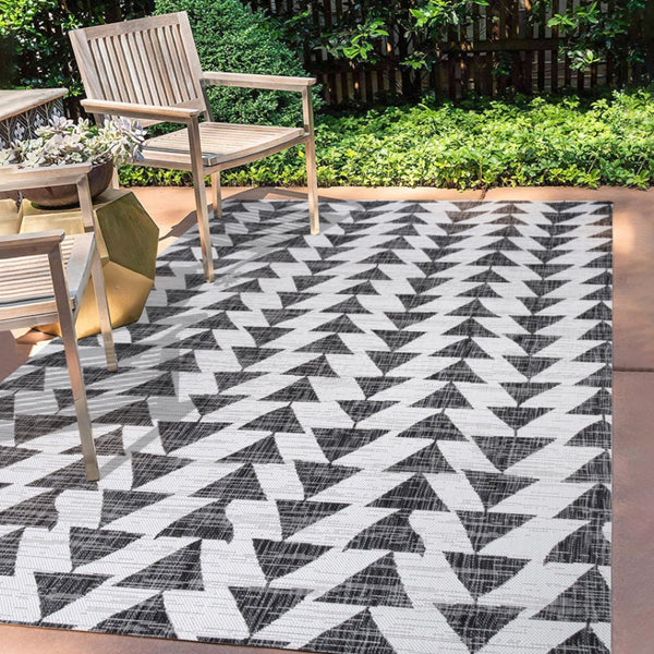 HomeRoots 8' X 10' Stylish Ivory and Black Geometric Rug - Durable Indoor Outdoor Decor for Any Space! 702567