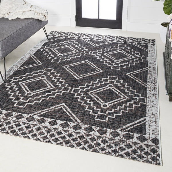 HomeRoots 5' Timeless Black and Ivory Moroccan Indoor/Outdoor Area Rug - Durable, Easy Care, Versatile Design 702574