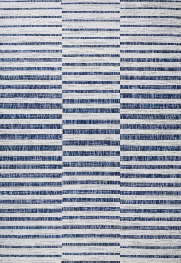 HomeRoots 5' Coastal Ivory and Blue Striped Rug - Durable Indoor/Outdoor Area Rug for Versatile Living Spaces 702600