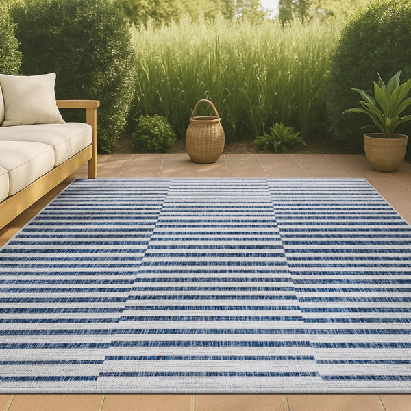 HomeRoots 5' Coastal Ivory and Blue Striped Rug - Durable Indoor/Outdoor Area Rug for Versatile Living Spaces 702600