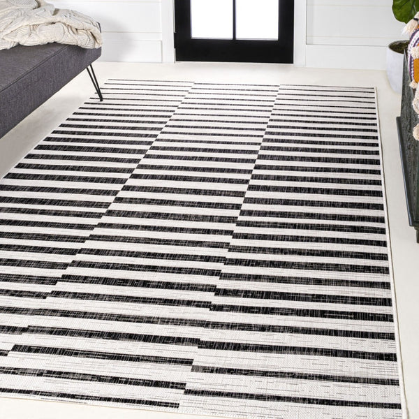 HomeRoots 5' Stylish Ivory and Black Striped Area Rug - Durable Indoor/Outdoor Design for All Spaces 702608