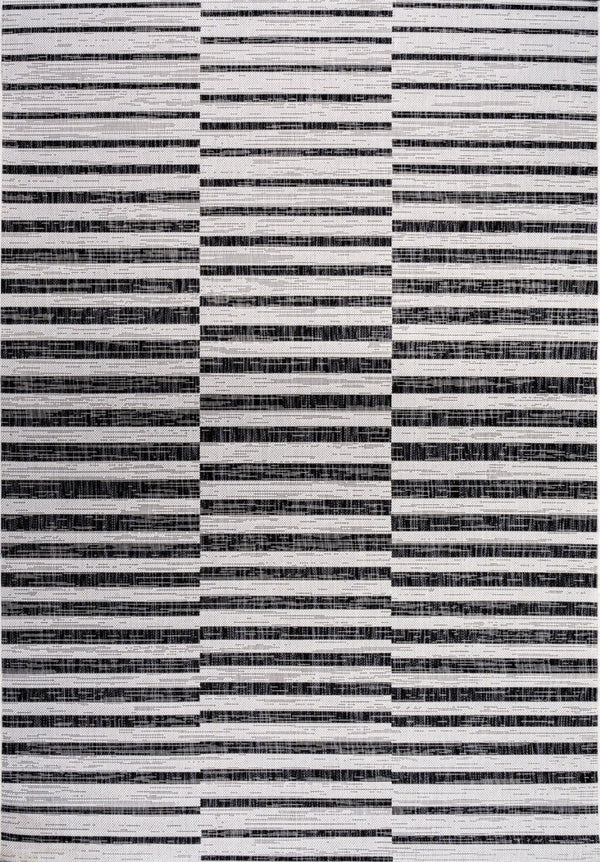 HomeRoots 5' Stylish Ivory and Black Striped Area Rug - Durable Indoor/Outdoor Design for All Spaces 702608