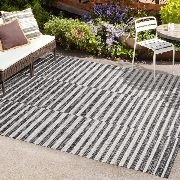 HomeRoots 5' Striped Indoor Outdoor Area Rug – Black & Ivory, Durable, Weather-Resistant, Versatile Design! 702614