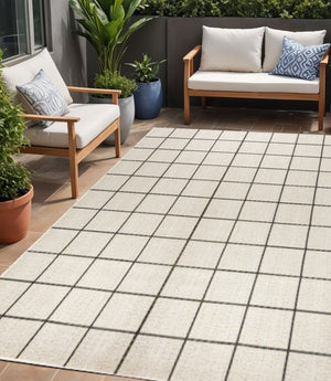 HomeRoots 5' Classic Cream and Dark Gray Plaid Indoor Outdoor Area Rug - Stylish, Durable, Perfect for Any Space 702631