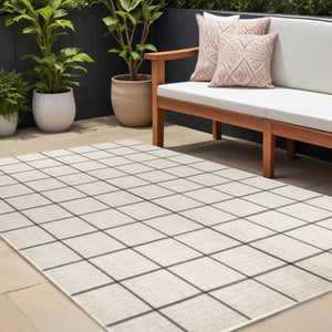 HomeRoots 8' X 10' Cream & Dark Gray Plaid Rug - Durable Indoor/Outdoor Area Rug for Stylish Living Spaces 702632