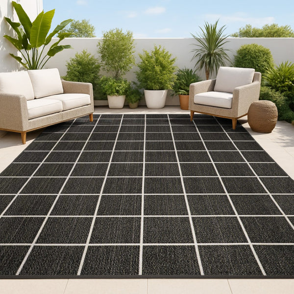 HomeRoots 5' Dark Gray and Cream Plaid Area Rug - Versatile Indoor/Outdoor Design, Easy-Care, Durable, Stylish! 702634