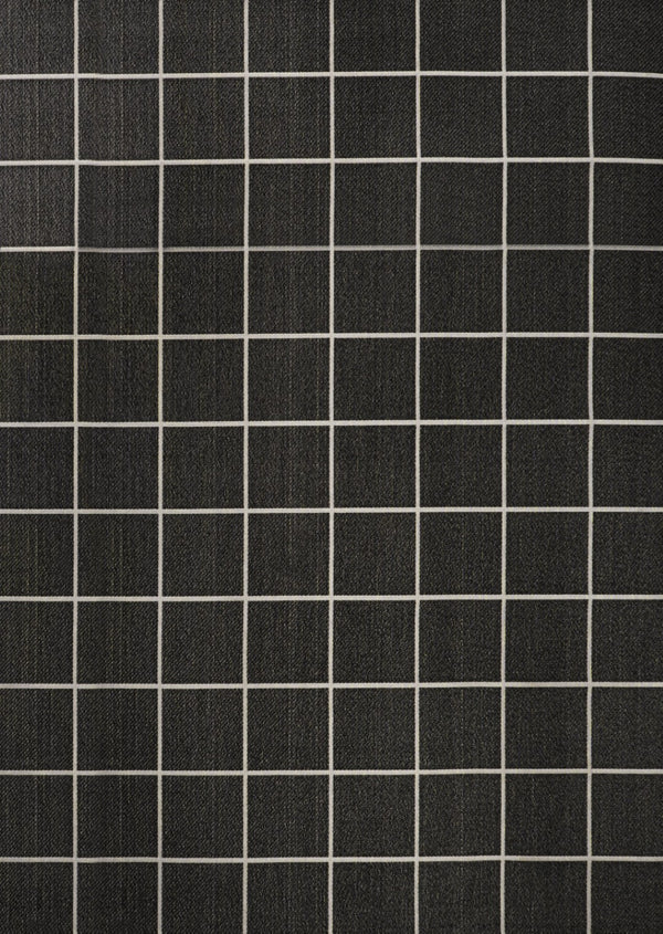 HomeRoots 5' Dark Gray and Cream Plaid Area Rug - Versatile Indoor/Outdoor Design, Easy-Care, Durable, Stylish! 702634