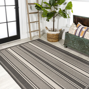 HomeRoots 5' Black and Cream Striped Area Rug - Indoor/Outdoor Versatile Design, Durable, Easy Care, Stylish Décor 702649