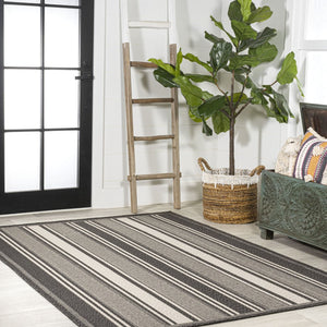 HomeRoots 5' Black and Cream Striped Area Rug - Indoor/Outdoor Versatile Design, Durable, Easy Care, Stylish Décor 702649