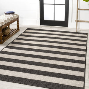 HomeRoots 5' Black and Beige Striped Area Rug - Stylish Indoor Outdoor Accent for Living Spaces & Patios 702658