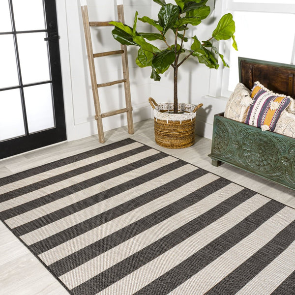 HomeRoots 5' Black and Beige Striped Area Rug - Stylish Indoor Outdoor Accent for Living Spaces & Patios 702658